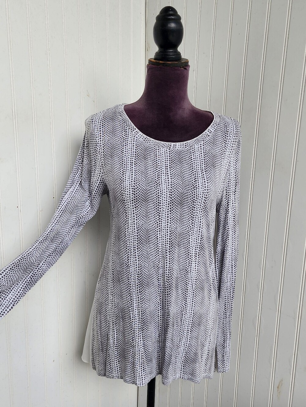 Apt 9 Gray White Spotted Long Sleeve Top White Chiffon Pleated Trim Stretch M